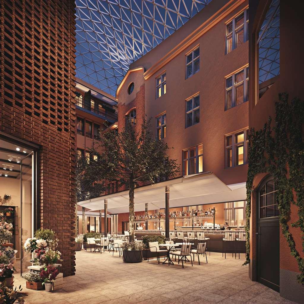 Villa Dagmar Stockholm Étterem fotó The courtyard at the Mandarin Oriental, Munich