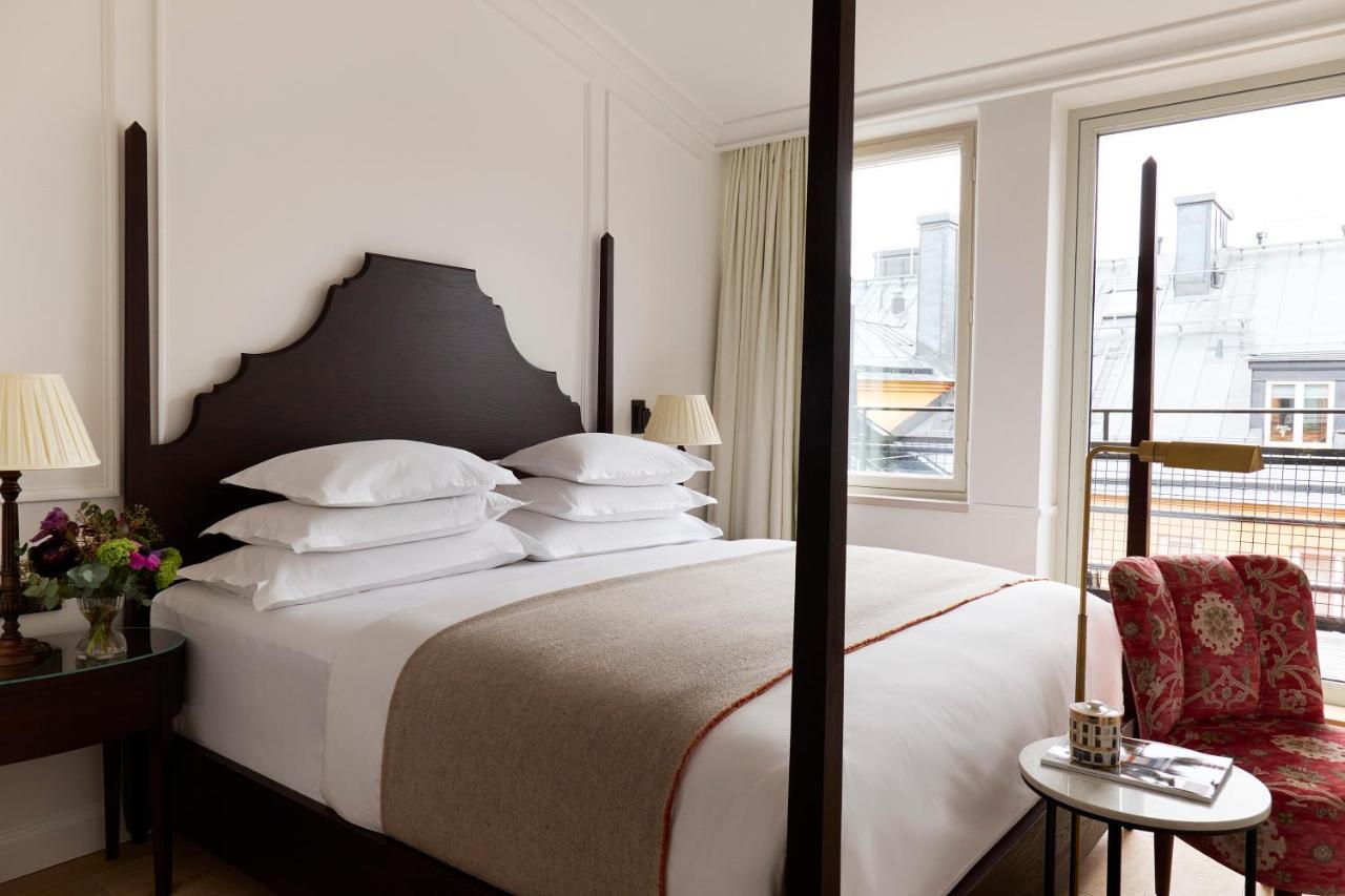 Villa Dagmar Stockholm Kültér fotó A room at the Hotel de Crillon