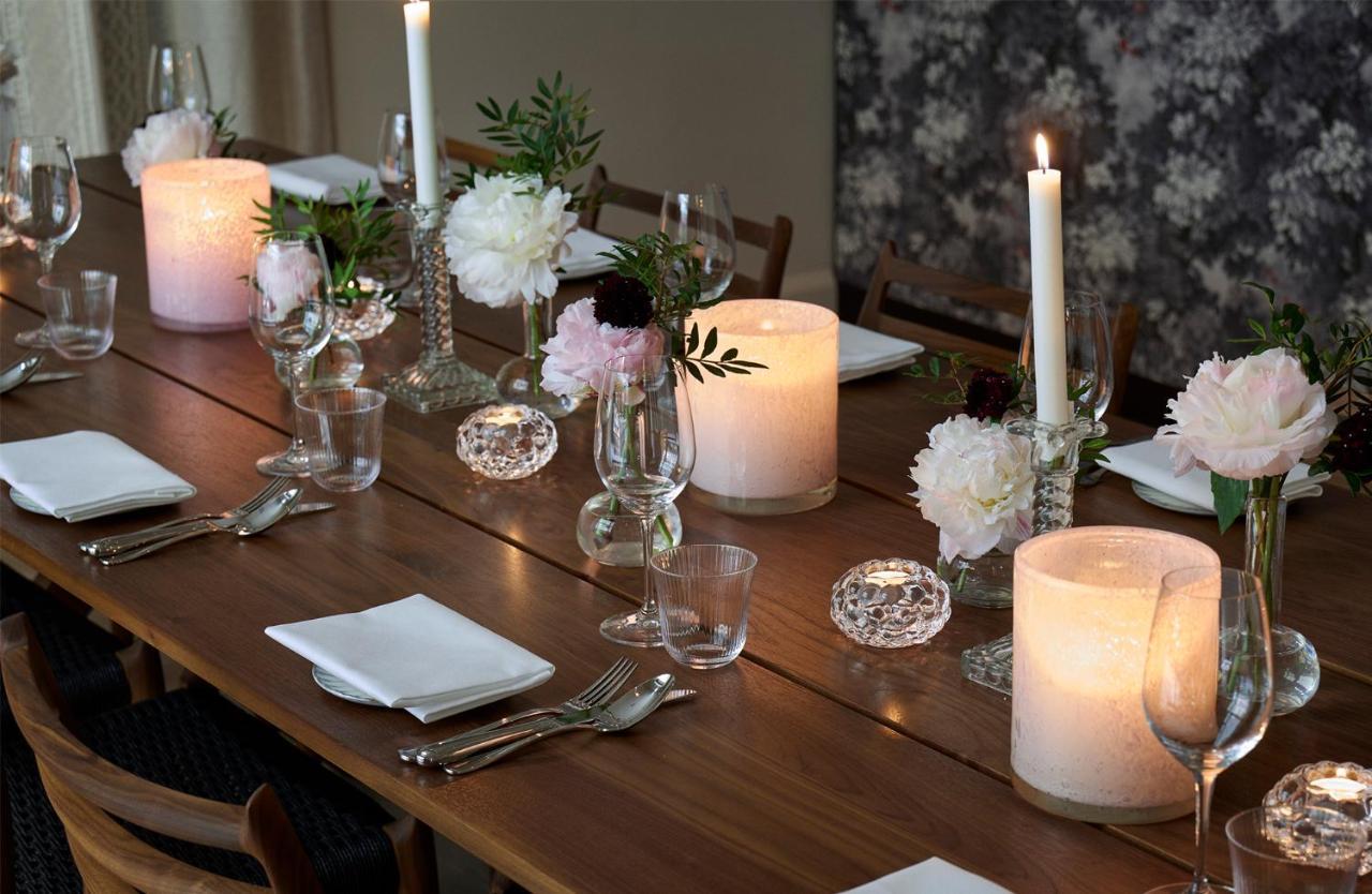 Villa Dagmar Stockholm Kültér fotó A table set for a dinner party