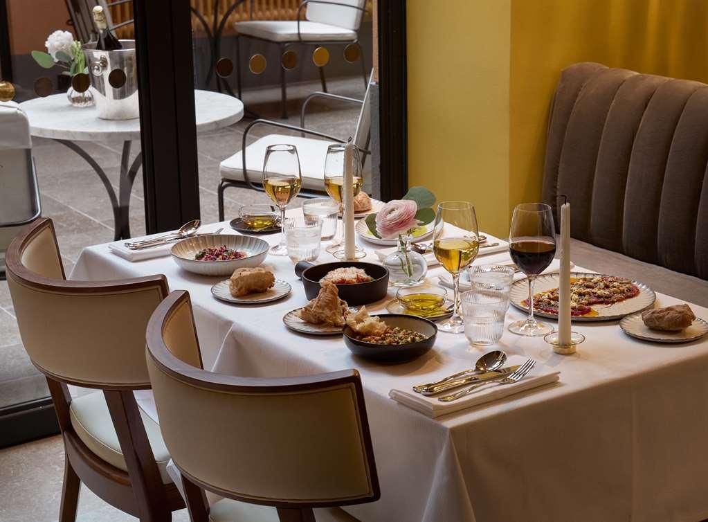 Villa Dagmar Stockholm Étterem fotó A table at the restaurant