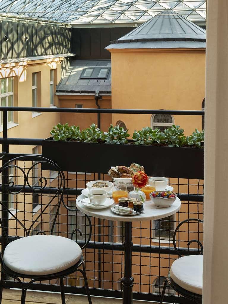 Villa Dagmar Stockholm Szoba fotó Breakfast on a balcony