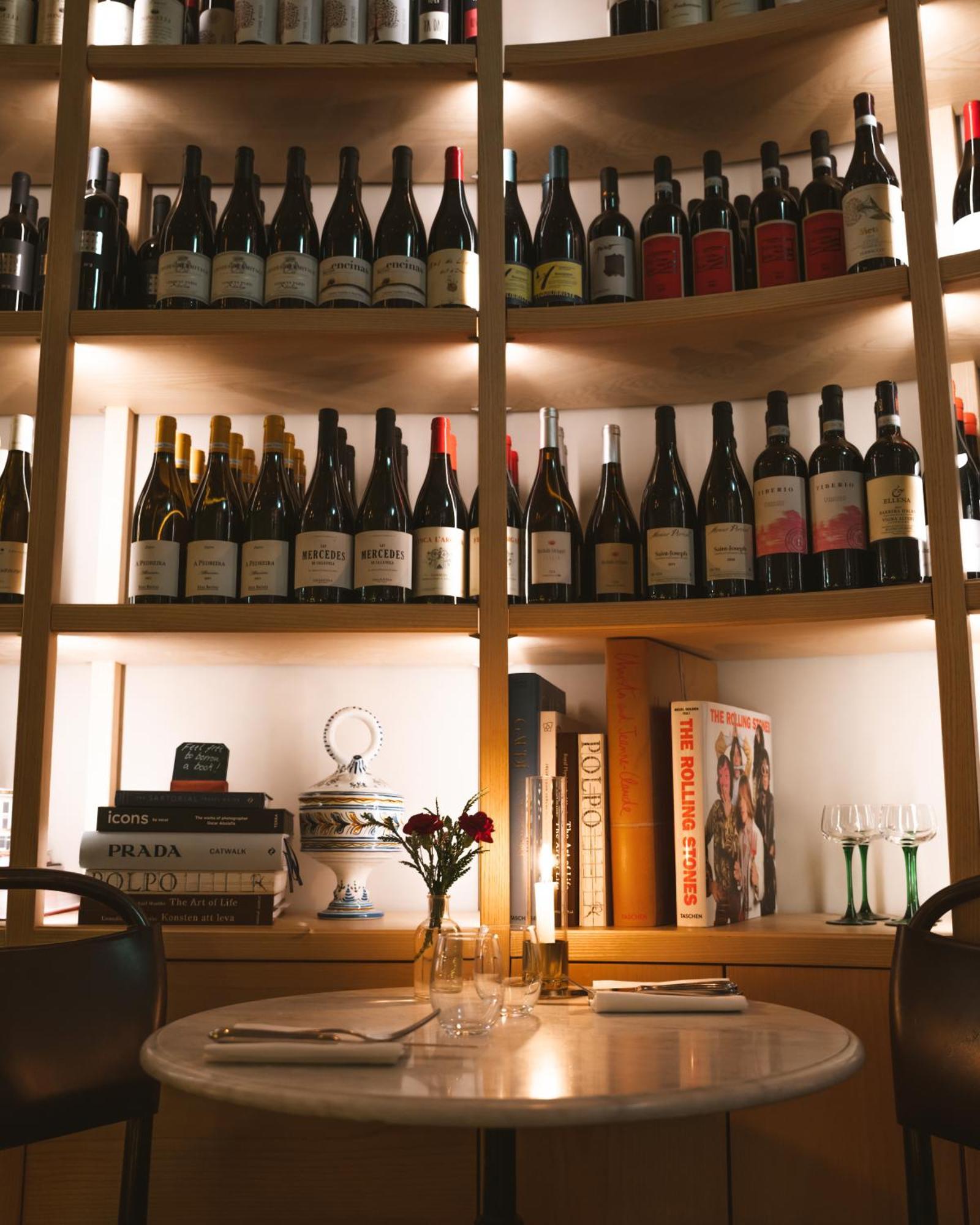 Villa Dagmar Stockholm Kültér fotó A wine bar in Paris